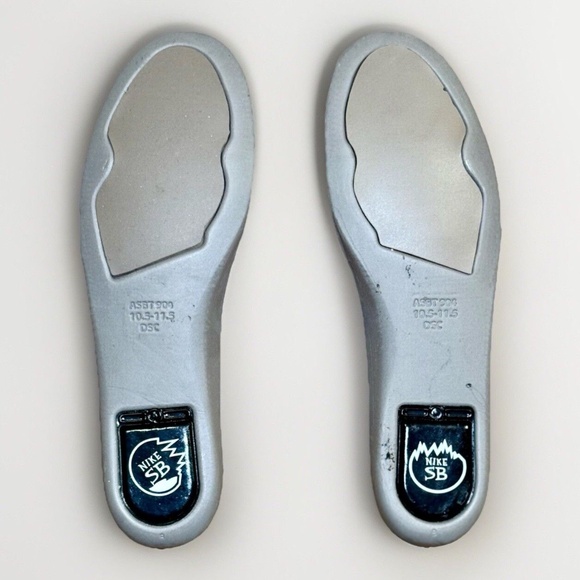 Nike SB Dunk Low The Powerpuff Girls Blossom - Picture 10 of 13